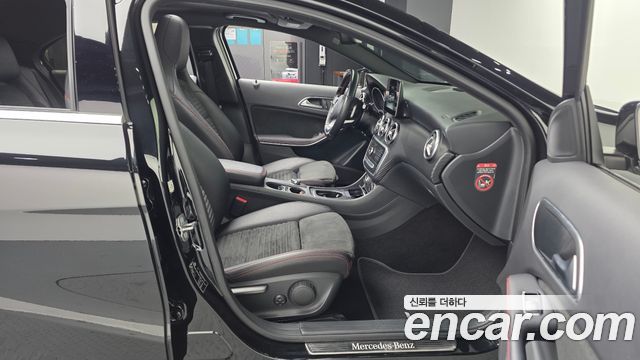 Mercedes-Benz A-Class (W176) A200 AMG Line 2018 — фото 15