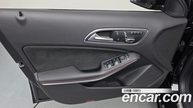 Mercedes-Benz A-Class (W176) A200 AMG Line 2018 — фото 30