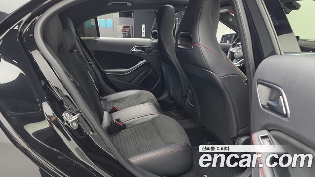 Mercedes-Benz A-Class (W176) A200 AMG Line 2018 — фото 32