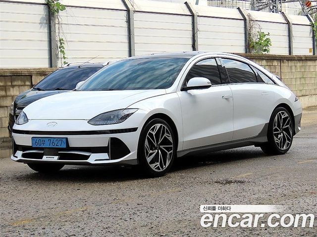 Hyundai Ioniq 6 Long Range Exclusive + 2023 — фото 2