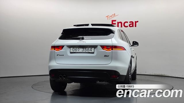 Jaguar F-PACE 20d Prestige 2018 — фото 4