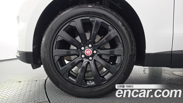 Jaguar F-PACE 20d Prestige 2018 — фото 5