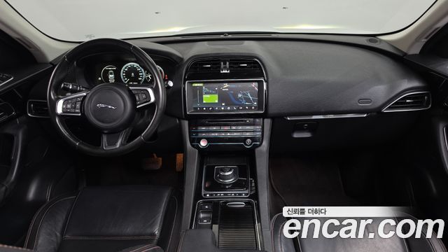 Jaguar F-PACE 20d Prestige 2018 — фото 7