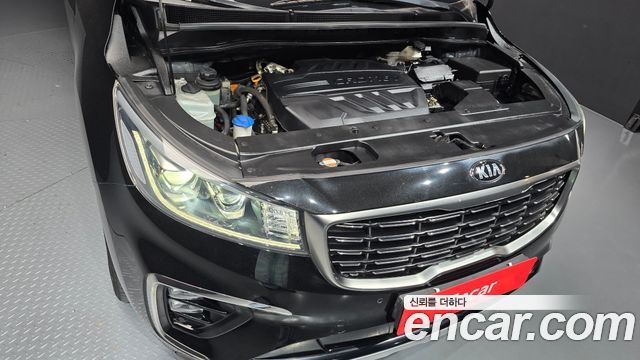 Kia Carnival 9-Seater Prstige 2020 — фото 6