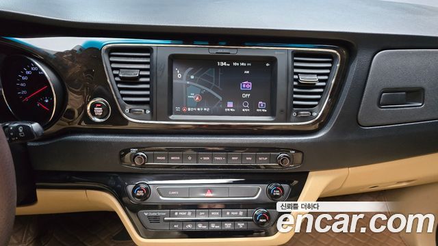 Kia Carnival 9-Seater Prstige 2020 — фото 14