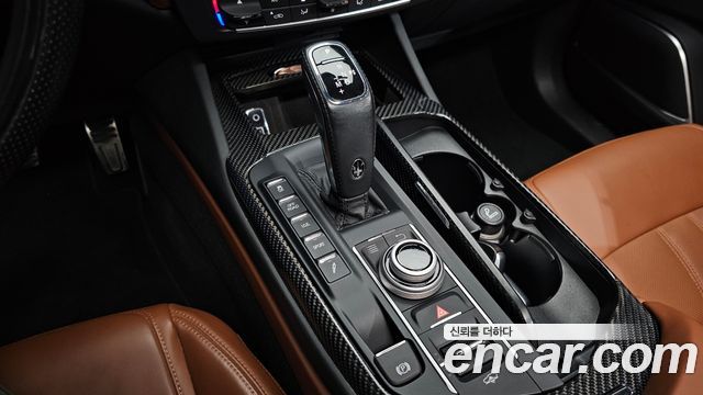 Maserati Levante 3.0 Diesel AWD GranSport 2019 — фото 9