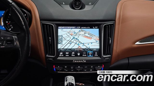 Maserati Levante 3.0 Diesel AWD GranSport 2019 — фото 16