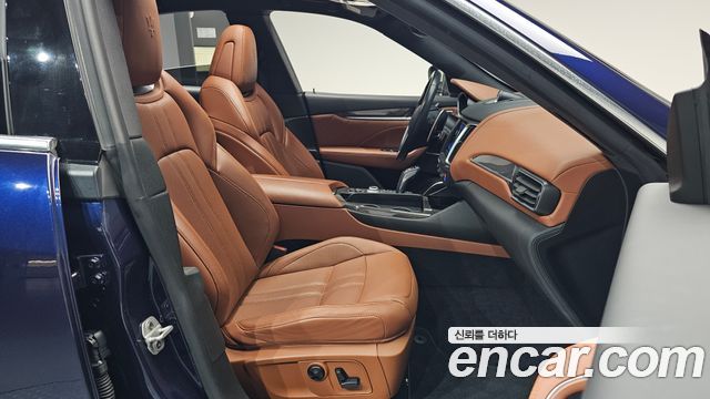 Maserati Levante 3.0 Diesel AWD GranSport 2019 — фото 26
