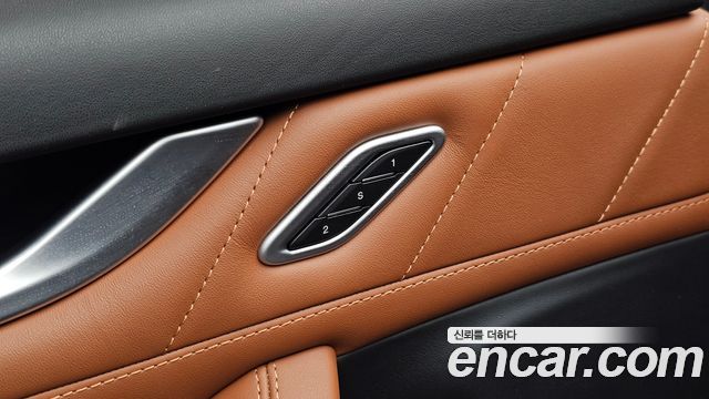 Maserati Levante 3.0 Diesel AWD GranSport 2019 — фото 28