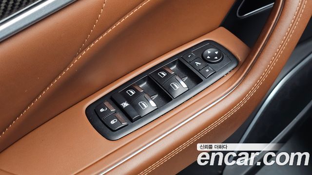 Maserati Levante 3.0 Diesel AWD GranSport 2019 — фото 29