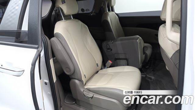 Kia Carnival (IV) Gasoline 11-Seater Prestige 2023 — фото 12