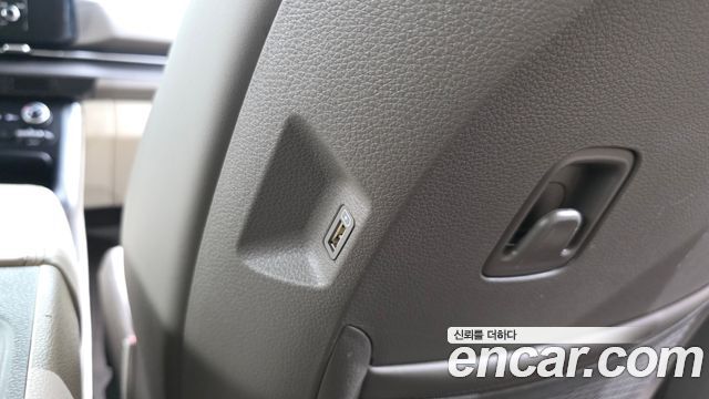 Kia Carnival (IV) Gasoline 11-Seater Prestige 2023 — фото 37