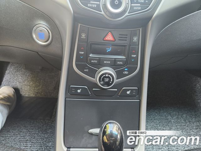 Hyundai Avante 1.6 GDi Modern Standard 2014 — фото 9