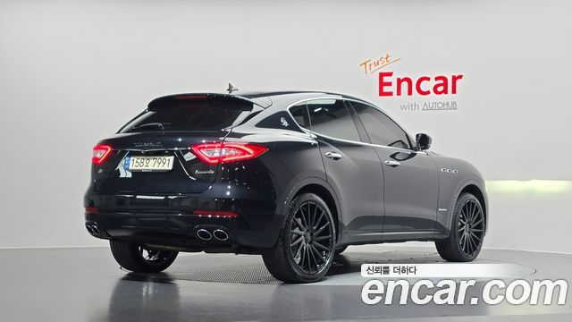 Maserati Levante 3.0 AWD GranLusso 2021 — фото 2