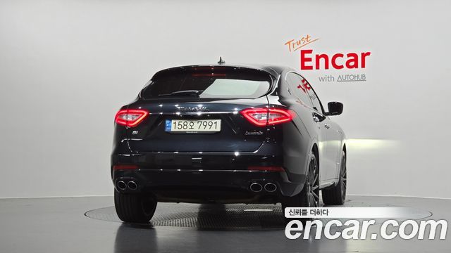 Maserati Levante 3.0 AWD GranLusso 2021 — фото 4