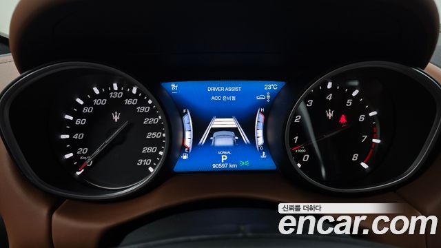 Maserati Levante 3.0 AWD GranLusso 2021 — фото 8