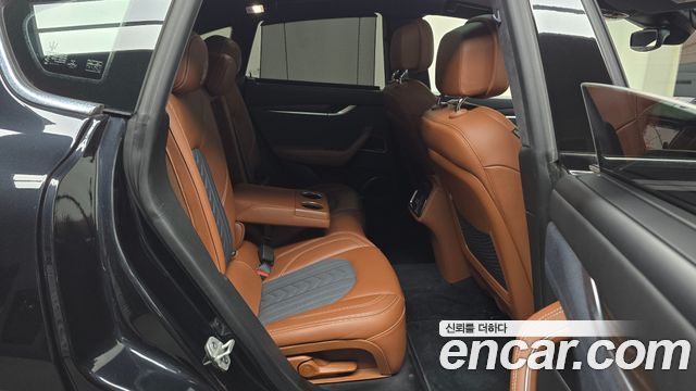 Maserati Levante 3.0 AWD GranLusso 2021 — фото 11