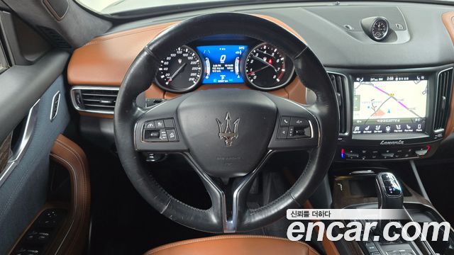 Maserati Levante 3.0 AWD GranLusso 2021 — фото 12
