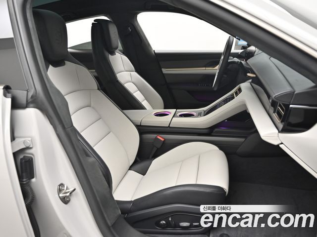 Porsche Taycan Turbo S 2025 — фото 10