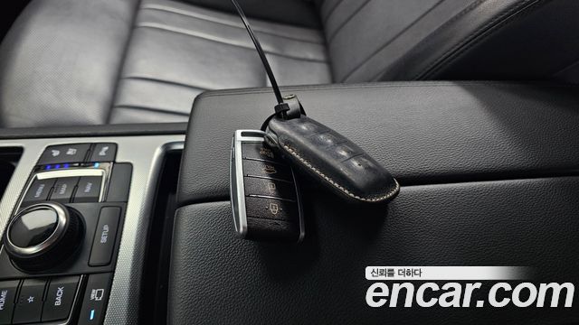 Genesis G80 3.3 GDI AWD Premium Luxury 2019 — фото 19