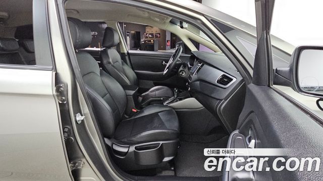 Kia Carens 2.0 LPi Luxury 2014 — фото 15