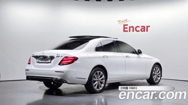 Mercedes-Benz E-Class (W213) E300 4MATIC Exclusive 2019 — фото 2