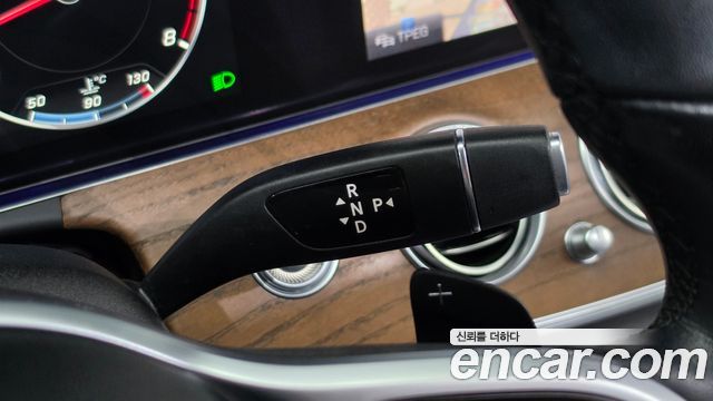 Mercedes-Benz E-Class (W213) E300 4MATIC Exclusive 2019 — фото 9