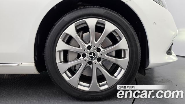 Mercedes-Benz E-Class (W213) E300 4MATIC Exclusive 2019 — фото 21