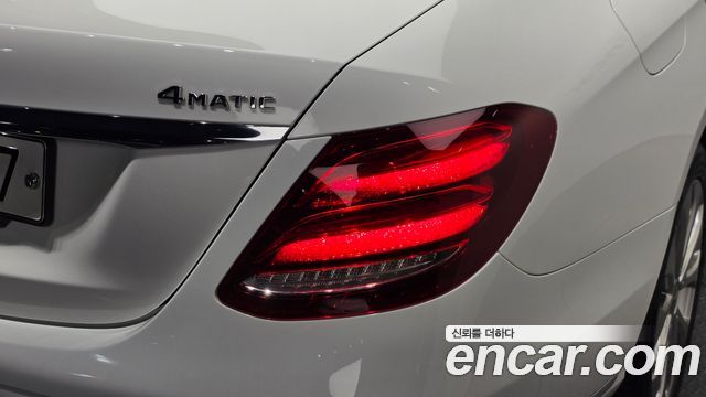 Mercedes-Benz E-Class (W213) E300 4MATIC Exclusive 2019 — фото 23