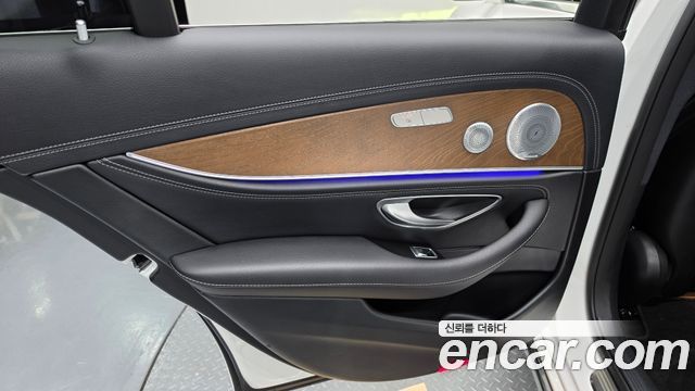 Mercedes-Benz E-Class (W213) E300 4MATIC Exclusive 2019 — фото 25
