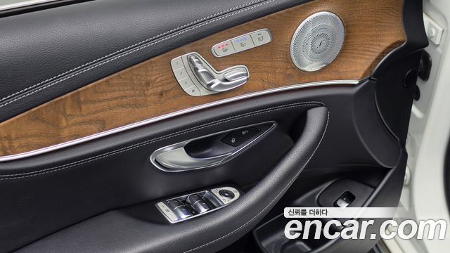 Mercedes-Benz E-Class (W213) E300 4MATIC Exclusive 2019 — фото 28