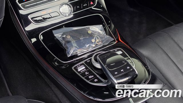 Mercedes-Benz E-Class (W213) E300 4MATIC Exclusive 2019 — фото 31