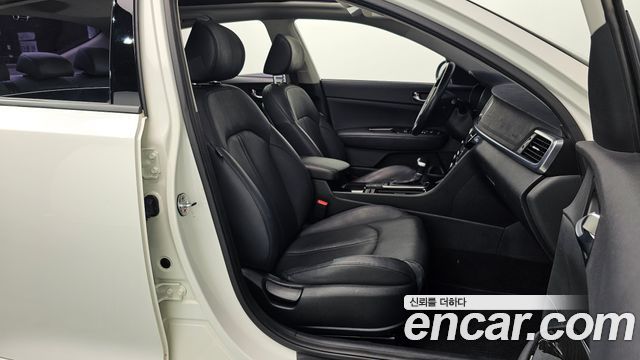 Kia K5 (II) 2.0 MX Prestige 2016 — фото 16