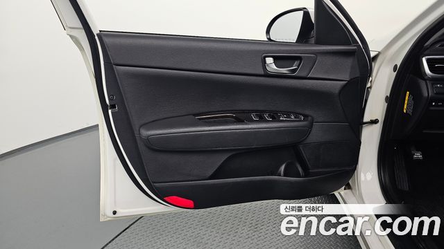 Kia K5 (II) 2.0 MX Prestige 2016 — фото 30