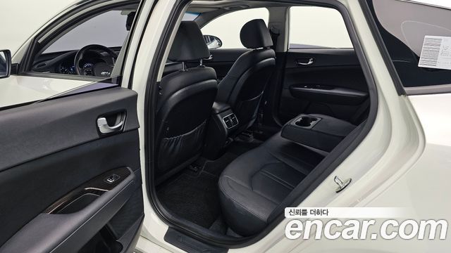 Kia K5 (II) 2.0 MX Prestige 2016 — фото 32