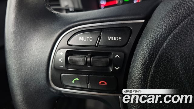 Kia K5 (II) 2.0 MX Prestige 2016 — фото 36