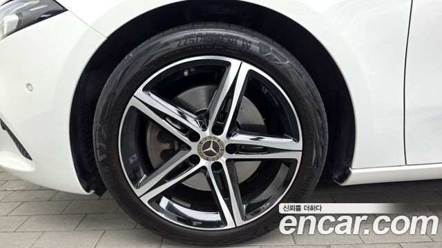 Mercedes-Benz A-Class (W177) A250 4MATIC Sedan 2020 — фото 5