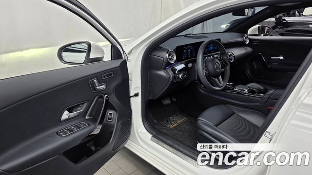 Mercedes-Benz A-Class (W177) A250 4MATIC Sedan 2020 — фото 10