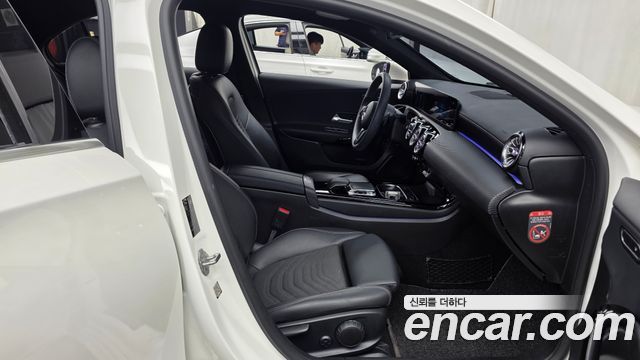 Mercedes-Benz A-Class (W177) A250 4MATIC Sedan 2020 — фото 11