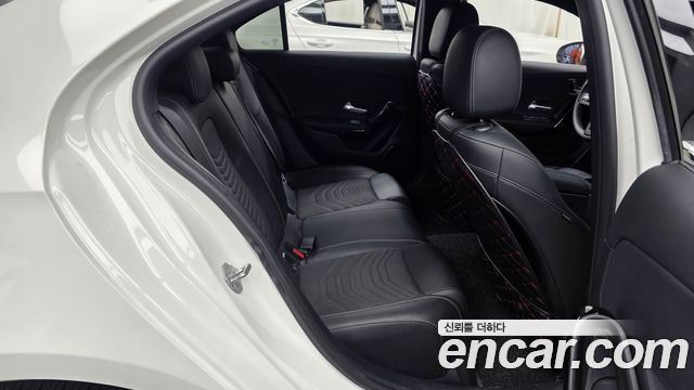 Mercedes-Benz A-Class (W177) A250 4MATIC Sedan 2020 — фото 12