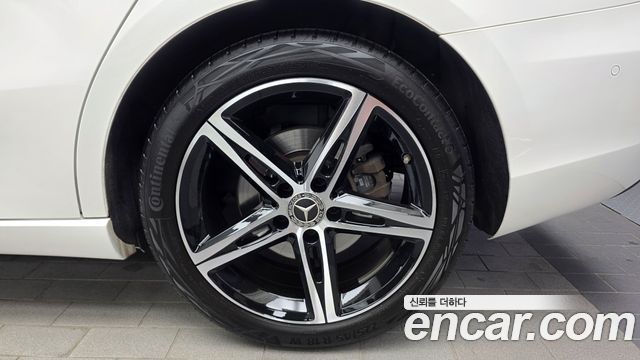Mercedes-Benz A-Class (W177) A250 4MATIC Sedan 2020 — фото 21