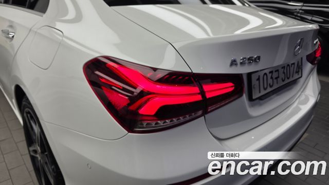 Mercedes-Benz A-Class (W177) A250 4MATIC Sedan 2020 — фото 23