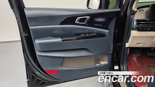 Kia Carnival (IV) Gasoline 9-seater Limousine(Special vehicle) 2022 — фото 25