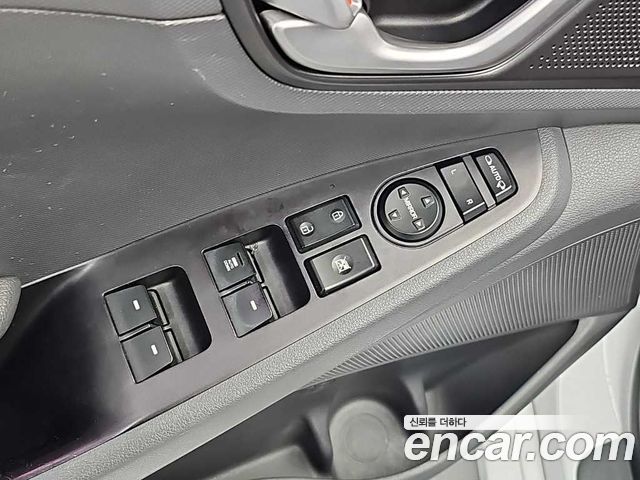 Hyundai Ioniq Hybrid I 2016 — фото 20