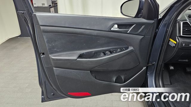 Hyundai Tucson Gasoline 1.6 turbo 2WD Modern 2019 — фото 24