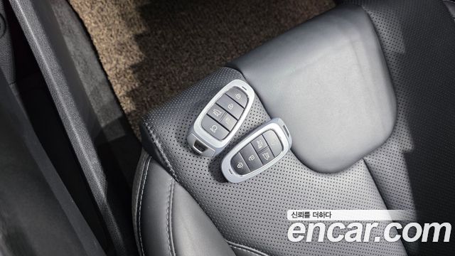 Hyundai Santa Fe HEV 1.6 2WD Exclusive 2023 — фото 15