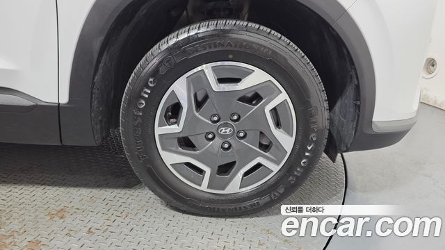 Hyundai Santa Fe HEV 1.6 2WD Exclusive 2023 — фото 21