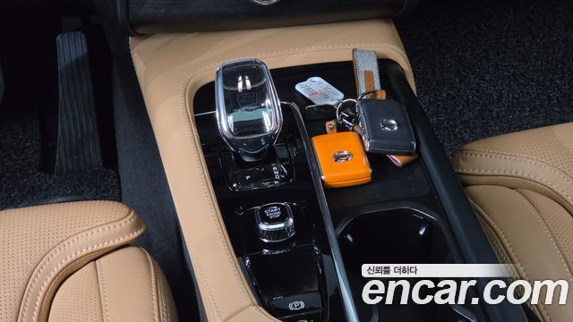 Volvo XC90 (II) B6 Ultimate Bright 2023 — фото 9