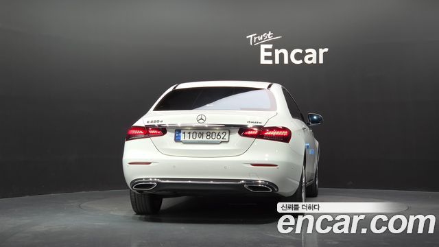 Mercedes-Benz E-Class (W213) E220d 4MATIC Exclusive 2023 — фото 4