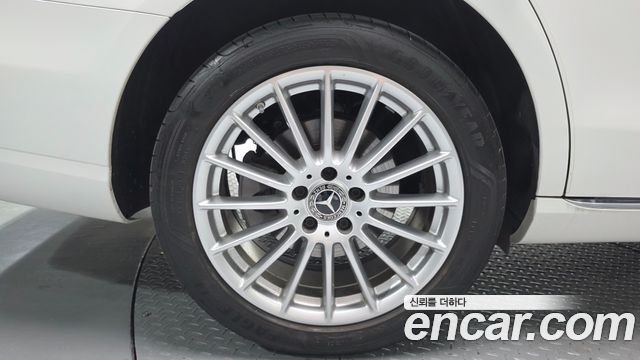 Mercedes-Benz E-Class (W213) E220d 4MATIC Exclusive 2023 — фото 5